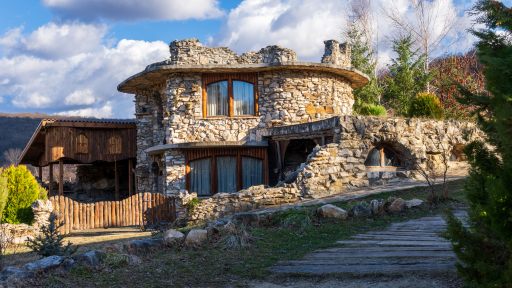 stone-house-bulgaria-karlukovo-2024-02-12-16-55-30-utc.jpg