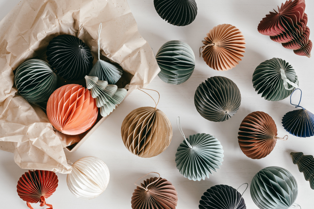 scandinavian-christmas-paper-honeycomb-ornaments-2023-11-27-05-20-35-utc.jpg