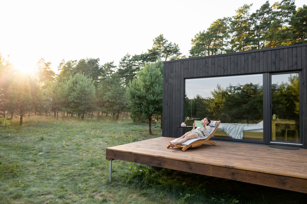 woman-enjoy-nature-at-country-house-2023-11-27-04-59-51-utc.JPG